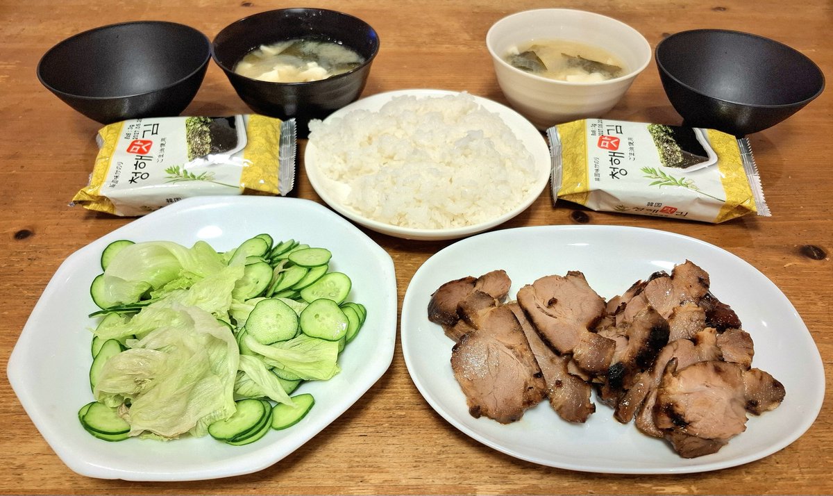 mensusuru2's tweet photo. 夕食はこちら https://t.co/CLEAsvE4Bl