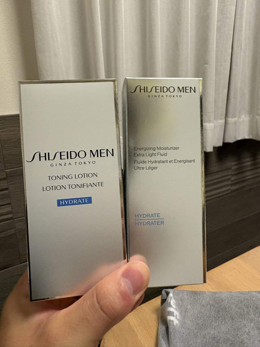 youto1925's tweet photo. 付き合って2年記念日でした！
記憶汚染展めちゃくちゃ楽しかったので皆さんにもぜひ体験していただきたい！

誕生日プレゼントは自分で選んで買ってもらいましたよーい https://t.co/hmB1Ntc6Md