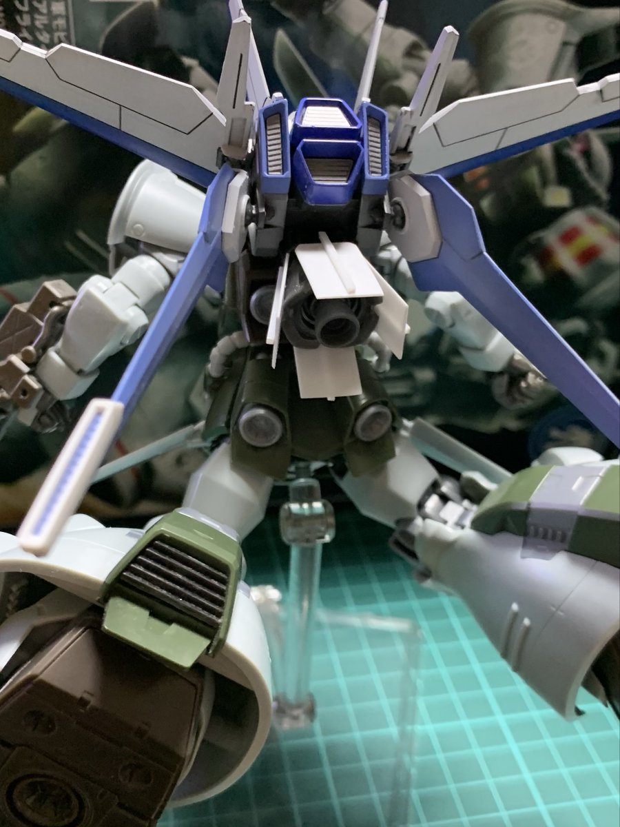9CgRohn1ZObaT7q's tweet photo. 🏝️🐬おはようございます🤗🐬🏝️
#プラモは製作中が一番カッコいい 
ガンダムベース限定！
MS-07H-8stグフフライトタイプ
高機動型ver.シト始めたっち♪✌️😉
めっちかっちーでしょい♪🪭😉
目を細くして😑
高機動フライトユニット装着したっち♪
でね！
素組でもめっちかっちー！🫢
成形色も良いし！よく出来てますなぁ🫢
これ良いですなぁ〜たまらん💕🥰
今も売ってるのかしら？🫢
超お勧めキットですね！🫢
おかわりしたいなぁ〜💕🥰
でしょい♪🪭😉
🐬いつもありがとうございます😊🐬
🏝️素敵な1日をお過ごし下さい🤗🏝️