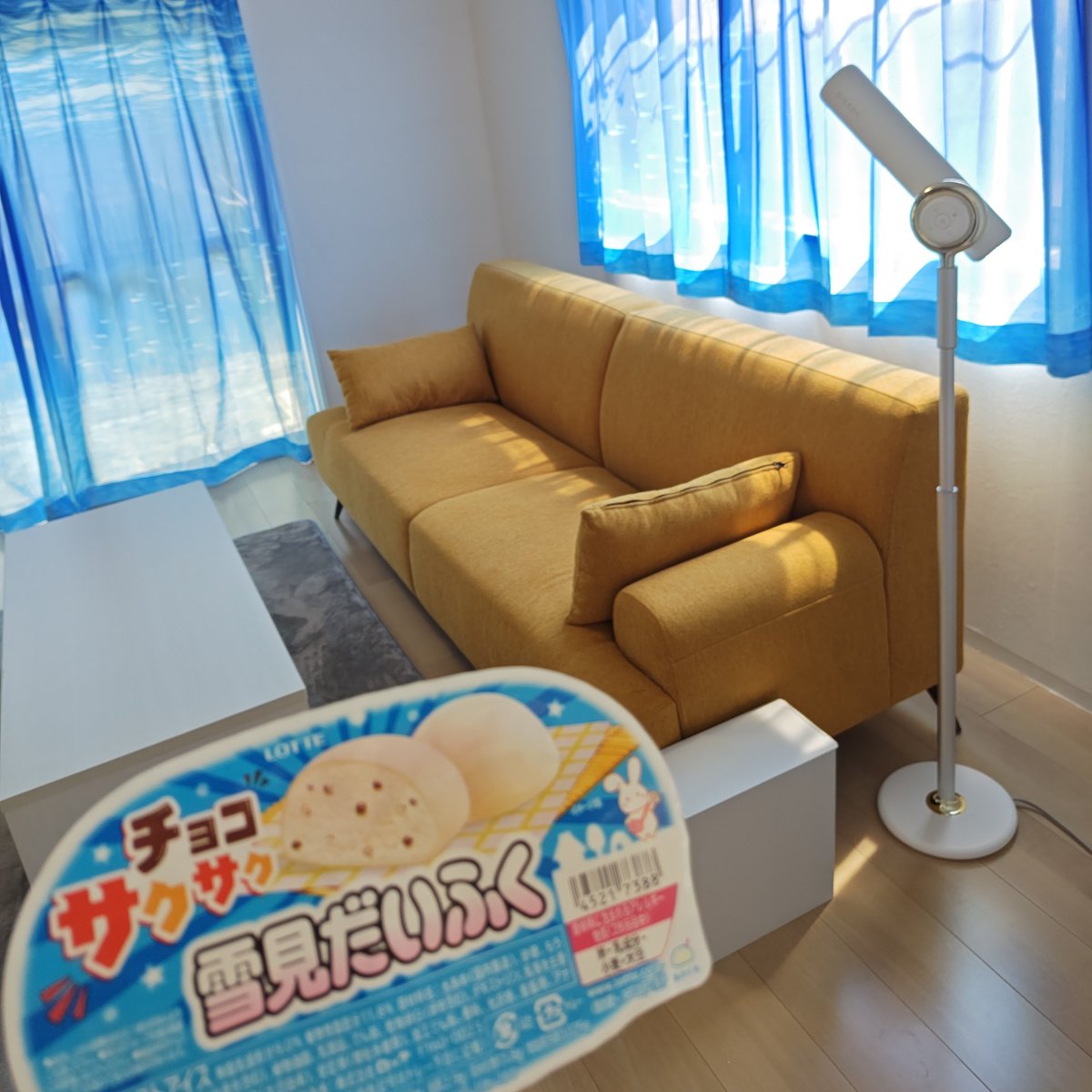 honka2019's tweet photo. リビングめちゃくちゃオシャレ空間に大変身しました！茜ちゃんの俊敏な動きが凄すぎました！

画像は茜ちゃんから貰ったアイスと自分で買ったアイス🍨🍨🍨🍨😋😋😋😋← https://t.co/Eb6m0LVKnZ