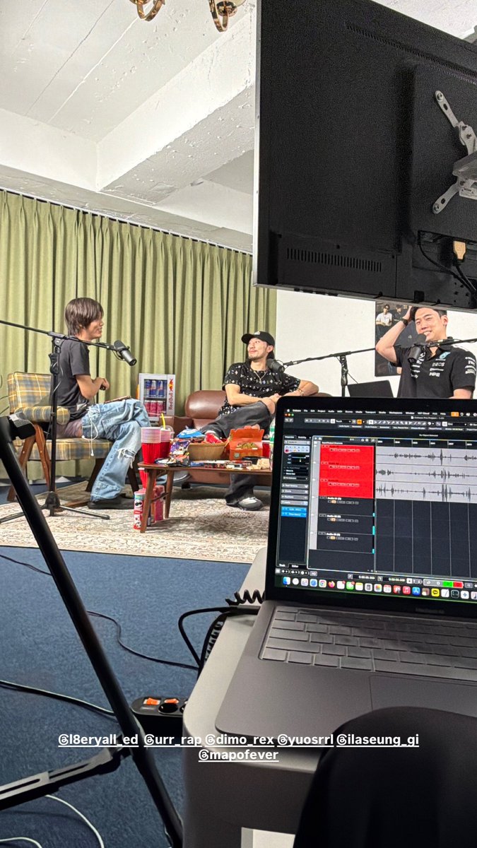 dimorexclub's tweet photo. INSTAGRAM ▪︎ 260824

DIMO REX IS CURRENTLY FILMING EPISODE 3 OF “OFF THE TOP”! 🎙

Can’t wait to see what’s in store for us this time 👀🔥

#디모렉스 #DIMOREX #OFFTHETOP #HIPHOPPLAYA https://t.co/VQG2UxCYmV