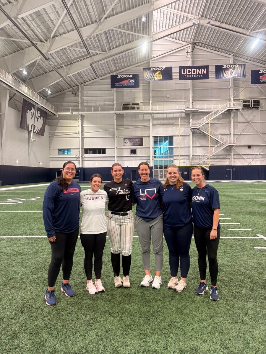 AlexaOkolowitcz's tweet photo. Thank you @UConnSoftball for another amazing prospect camp! 💙🐾 I always love being back on campus and learning from @CoachVUCONN and the entire staff. I’m so grateful for every opportunity to compete, learn and grow with this program. UConn is truly a special place! 🥎🤍 #GoHuskies
@UConnSoftball @ggotgame45 @LVSBSchool @CoachVUCONN @FPNE16UStinson @FPNE18URoumelis @FuryPlatinum @TeriMorg @CoachMorgan401 @CoachDanWall @CraigStinson @CoastRecruits @EC_Recruit