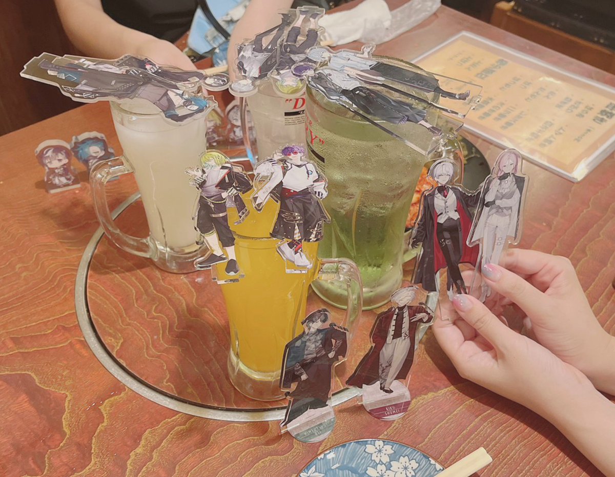 kana_h1r0_ktgu's tweet photo. 大阪から帰ってきちゃったﾖｰｰﾝ……ｵｰｰｰｰﾝ……

めちゃくちゃ食べ飲みまくった3日間でした、体重2キロ増えていて草
旅行なんて体重増やしたもん勝ちっすからねദ്ദി˶ｰ̀֊ｰ́ )

今朝久しぶりにエーステ春夏公演観てタメ年W3ペアとトリセツに沸いた
久々にU-NEXT入り直したのでいっぱい観よ…… https://t.co/MPXU8PdlDy