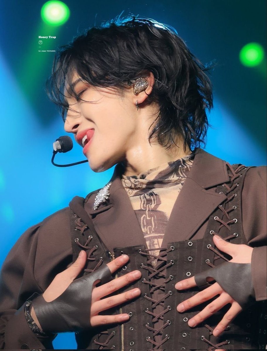 SANRANGHae5971's tweet photo. 자유분방한 그의 tongue……. https://t.co/CtmjphrKe1