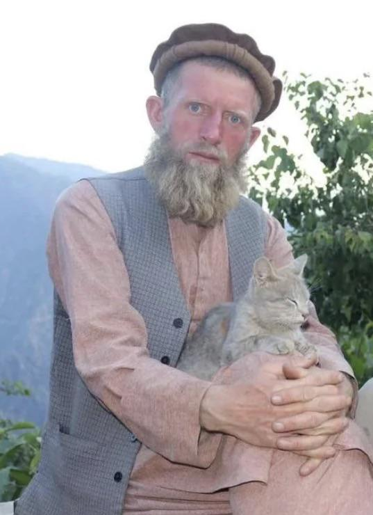 sovdepovets's tweet photo. @Wemmy_2 @peaksaxon @SaltierSauceAL @NorthwestProt @memeticsisyphus Can you tell us which of these two men look more biologically healthy? https://t.co/0uueeE28hd