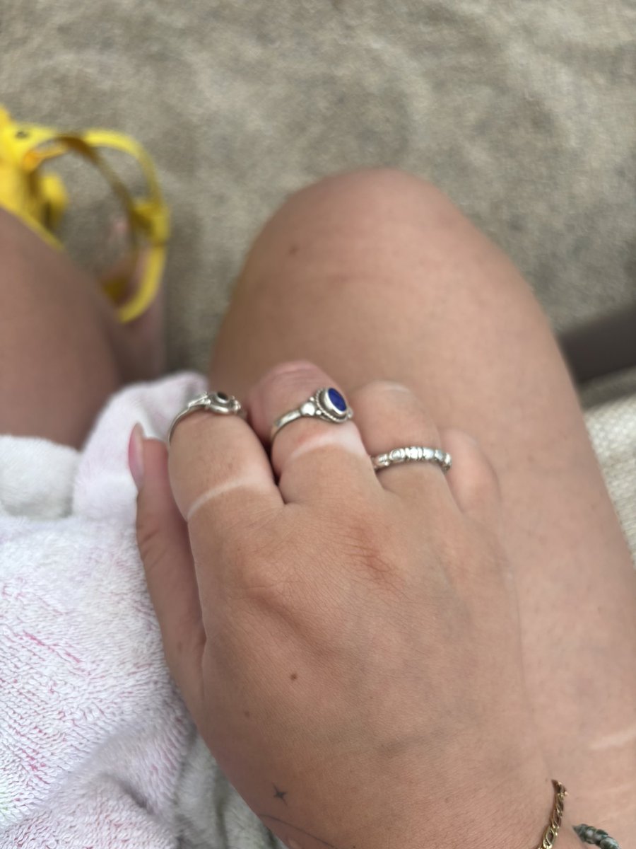 LfrMaelys's tweet photo. #LGBTQIAQueeringTomorrow les vacances furent bonnes https://t.co/GvGLWZVSmc