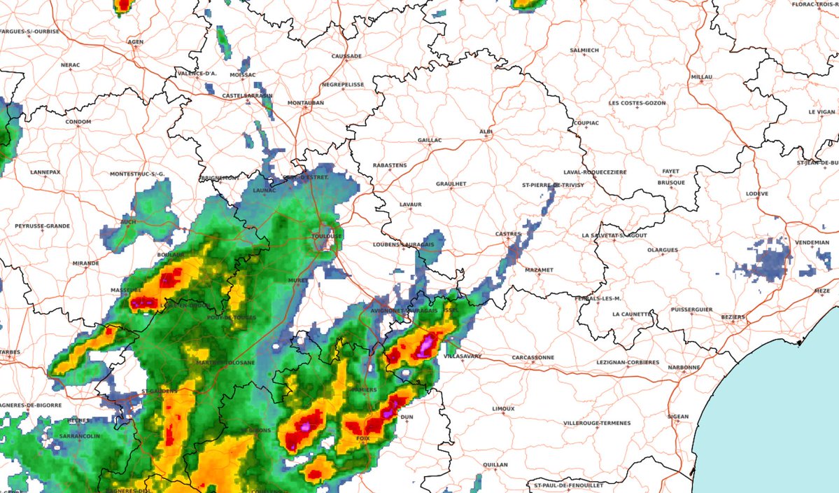 d_caussignac's tweet photo. Une Grande perturbation Orageuse arrive sur la Ville de Castres 
vents jusqu'a 80km en local
Est des Orages avec potentiellement de la grêle.
Source @KeraunosObs https://t.co/hTDNCfO06o