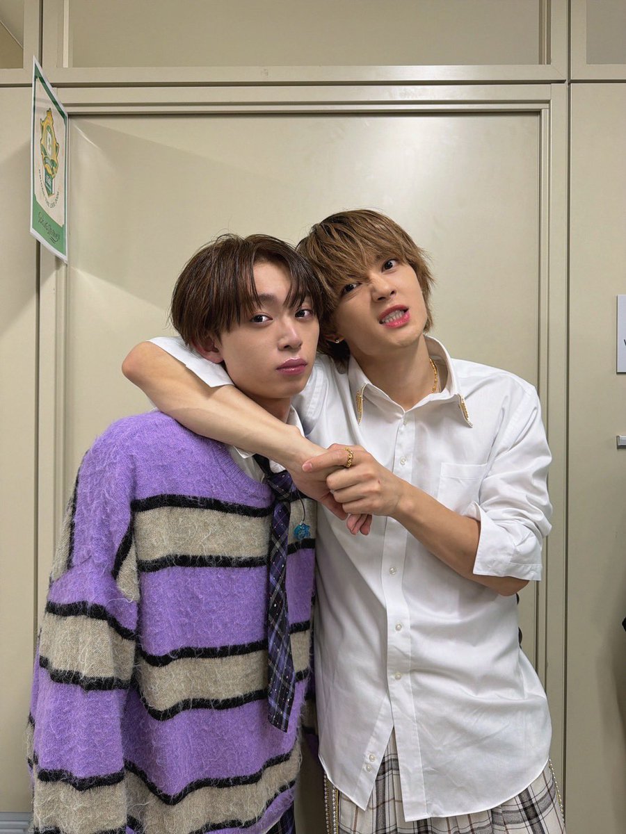 shuntakondo_'s tweet photo. 佐野くんに写真お願いしたらヘッドロックされたんだけどなにこれ
#エビライ https://t.co/SzVL9ByUI4