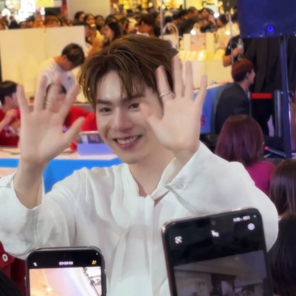 mefaowfy's tweet photo. ทองหล่อ เจเจสวย ⭐️💗

#jj_rcp 𑣲⋆ https://t.co/4nduxQBXjt