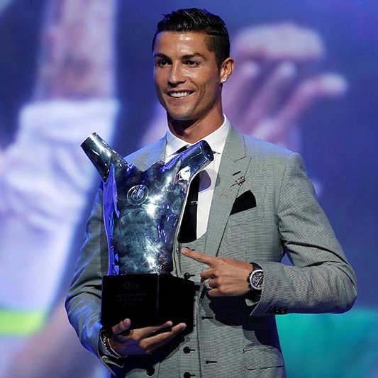 jeyxblinks's tweet photo. 🔙 On this day in 2017, Cristiano Ronaldo won his record THIRD UEFA Player of the Year award. 

He became the player with the most in history, and also the first player to win it in back-to-back seasons. 🐐 https://t.co/QNAXOkjDg2