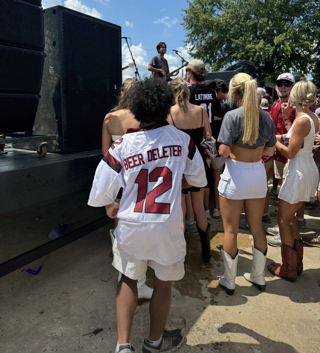 TopTierUSC's tweet photo. Beer deleter days away from Gamecock football https://t.co/uuBMs2CRCY