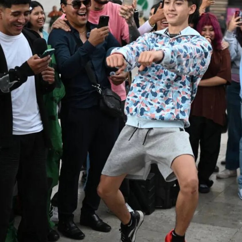 PicturesFoIder's tweet photo. Teens in Latin America are taking 'aura battles' from TikTok to the streets

Young people face off with dances, poses and meme inspired moves, competing for cash, bragging rights and the title of having the most 'aura' https://t.co/S8dx7scIyJ