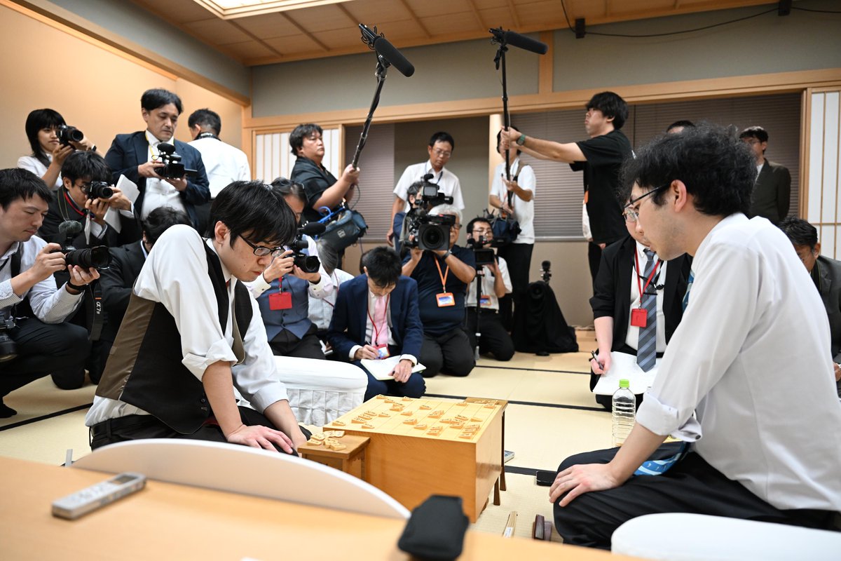 ドリームならずの柵木五段「力をつけまたこの舞台に」、毅然と話す…服部七段「粘り強く戦えた」＜挑戦者決定三番勝負第３局・服部慎一郎七段－柵木幹太五段＞