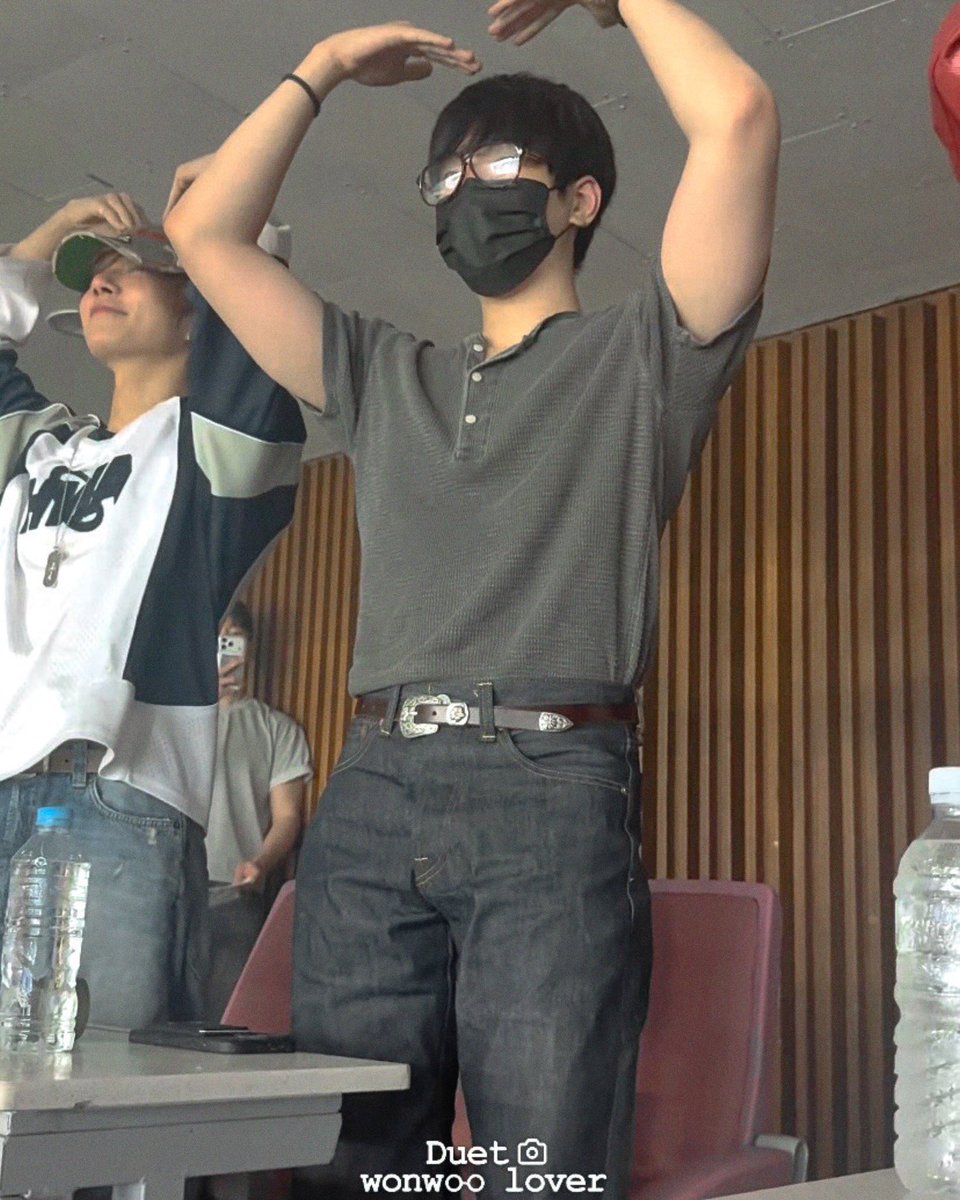 wonnnwoo's tweet photo. Top 3 wonwoo concert goer outfit — wait i'll post pics https://t.co/rk9q7Sic6p https://t.co/vx2Oc7hUFf