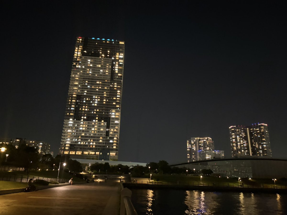 eimisGOD's tweet photo. 湾岸なう https://t.co/VuyOkUReBX