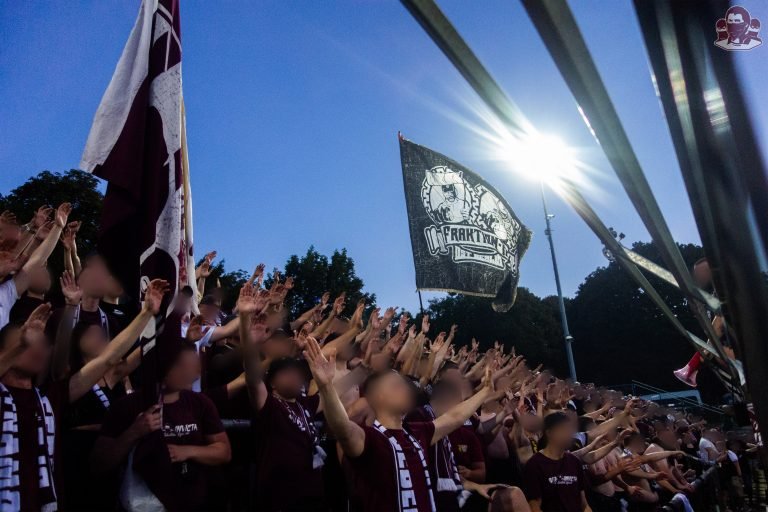 FussballAssis's tweet photo. 14.08.2026 🇩🇪
Hertha BSC ll - BFC Dynamo
@fussballassis
Zusendungen an:
INSTAGRAM PN
fussballassis@gmail.com
#bscbfc #ultras #bandainvicta #ultrasworld #berlin https://t.co/WnoL1spSxC