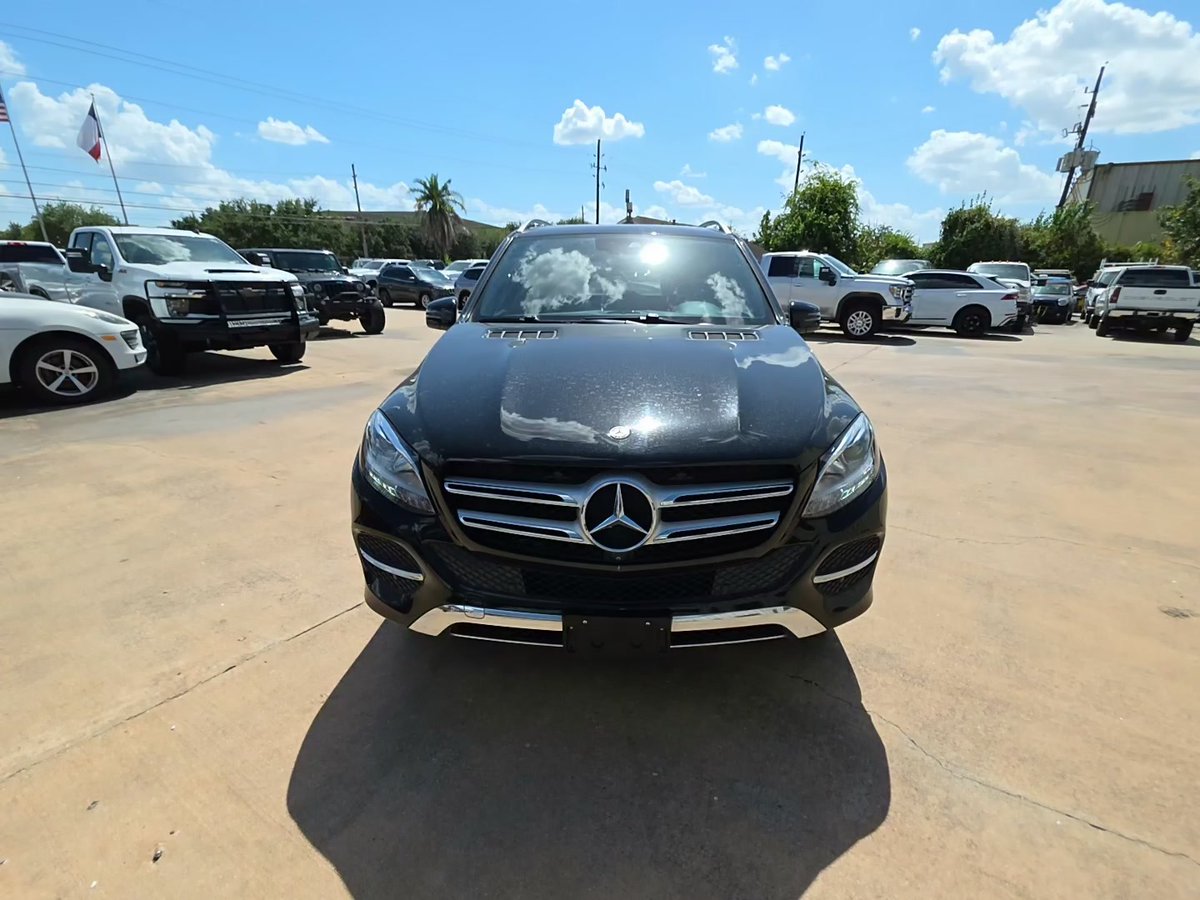 Kinglamarr___'s tweet photo. 2017 Mercedes Benz GLE 350
From the US straight to Nigeria!🇳🇬
🏷️: N22.4 Million ($15.8K)
(Buying + Shipping)
ETA: 6-8weeks
Contact for details📥 https://t.co/iwWiUGqSrx