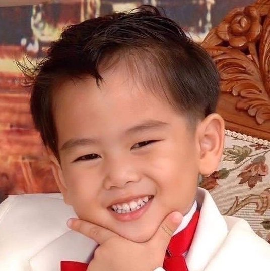 leeyachannie's tweet photo. IM CRYING AHAGHAGAHAHAHAHAHHA THOSE HAIR https://t.co/P3asjz4WjQ