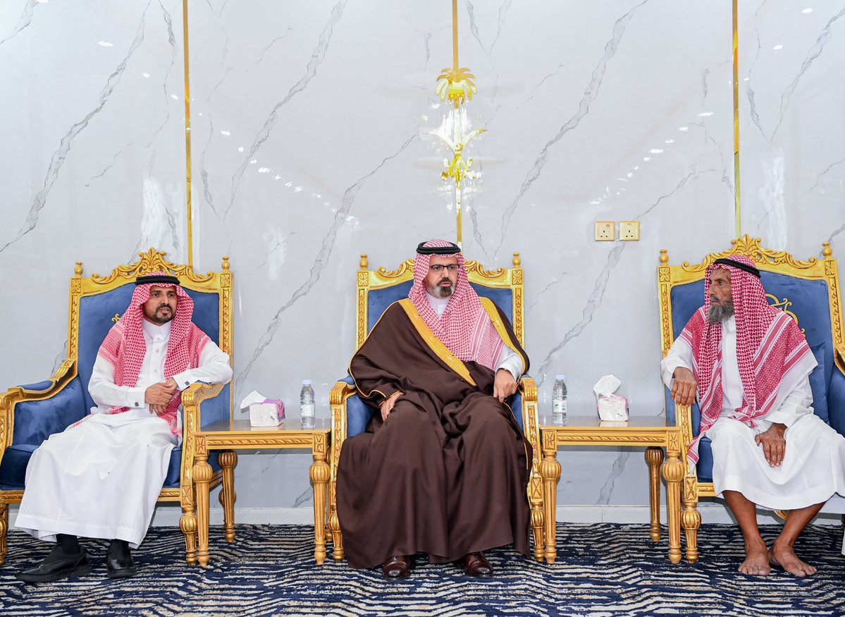 jazangov's tweet photo. سمو نائب أمير منطقة جازان
#ناصر_بن_محمد  
يعزي شيخ آل مسفوه بمحافظة الريث محمد بن جبران الريثي في وفاة والده - رحمه الله -. https://t.co/CMWxsSL1Hr