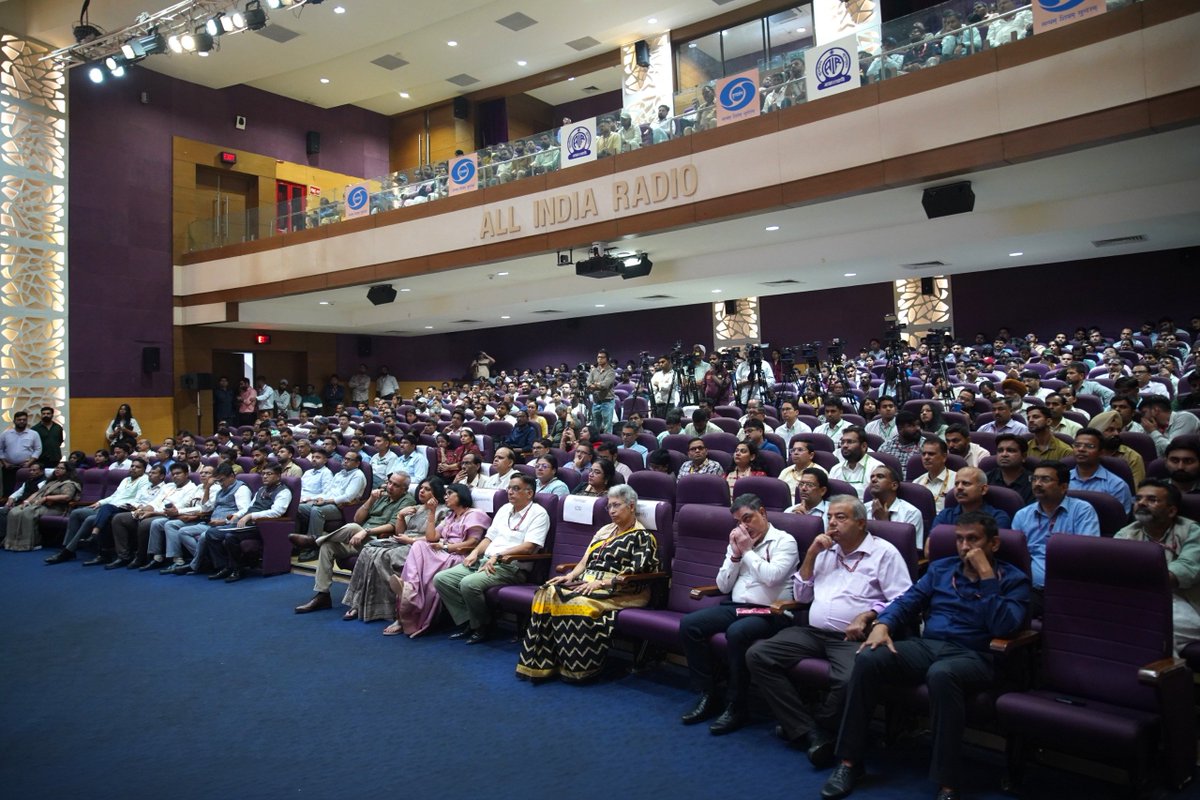 PemmasaniOnX's tweet photo. Joined Hon’ble Union Minister Shri @JM_Scindia ji today for the launch of Dak Seva & Dak Mitra Apps and inauguration of 14 renovated Post Offices.

Dak Seva puts @IndiaPostOffice in the hands of citizens—locate a post office, calculate postage, book parcels, request pickups, track shipments, manage grievances and access PLI/RPLI services, all through one app and in 23 Indian languages.

Dak Mitra puts digital power in the hands of our workforce, enabling Branch Post Offices to deliver postal, parcel, PLI, RPLI and POSB services with greater speed, efficiency and accountability.

Together, these apps reflect a larger transformation of India Post across Technology, Policy, Organisational Culture and Infrastructure.

Our goal is simple: easier to access, easier to use and more relevant to every generation of Indians.

That is Ease of Doing Business in practical terms.

గౌరవ కేంద్ర కమ్యూనికేషన్స్ శాఖ మంత్రి శ్రీ జ్యోతిరాదిత్య మాధవరావు సింధియా గారితో కలిసి Dak Seva, Dak Mitra యాప్‌లను ప్రారంభించడం, అలాగే ఆధునీకరించిన 14 పోస్టాఫీసులను ప్రజలకు అంకితం చేయడం జరిగింది.

Dak Seva యాప్ ద్వారా సమీప పోస్టాఫీస్ గుర్తించడం, పోస్టేజీ లెక్కించడం, పార్సిళ్లు బుక్ చేయడం, పికప్ కోరడం, షిప్‌మెంట్ ట్రాక్ చేయడం, ఫిర్యాదులు నమోదు చేయడం, PLI/RPLI సేవలు పొందడం వంటి అనేక సేవలను 23 భారతీయ భాషల్లో ఒకే యాప్ ద్వారా అందుబాటులోకి తీసుకువస్తున్నాం.

Dak Mitra యాప్ ద్వారా గ్రామీణ ప్రాంతాల్లోని Branch Post Offices మరింత వేగంగా, సమర్థవంతంగా పోస్టల్, పార్సిల్, PLI, RPLI, POSB సేవలను అందించేలా మన పోస్టల్ సిబ్బందికి డిజిటల్ సాధనాలను అందిస్తున్నాం.

టెక్నాలజీ, విధానాలు, సంస్థాగత విధానం, మౌలిక వసతులు — ఈ నాలుగు రంగాల్లో జరుగుతున్న మార్పులతో India Post మరింత ఆధునికంగా, ప్రజలకు మరింత చేరువగా మారుతోంది.

ప్రతి తరానికి సులభంగా అందుబాటులో ఉండేలా... సులభంగా ఉపయోగించుకునేలా... మరింత ఉపయోగకరంగా ఉండేలా ఇండియా పోస్ట్‌ను తీర్చిదిద్దడమే మా లక్ష్యం.

ప్రజలకు సేవలు అందించడం మరింత సులభం చేయడమే నిజమైన Ease of Doing Business.