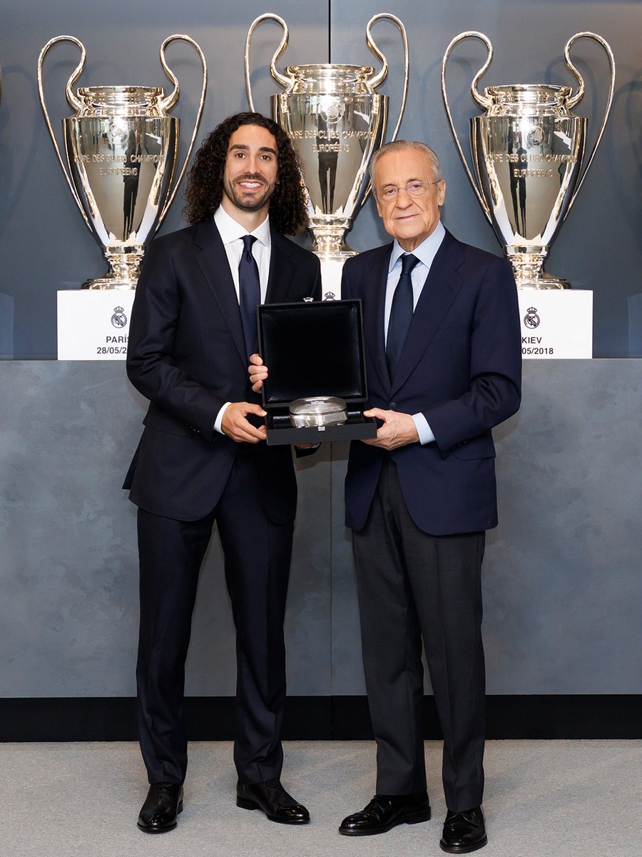 realmadriden's tweet photo. 📸🏆👕 https://t.co/JdANId9ZrZ