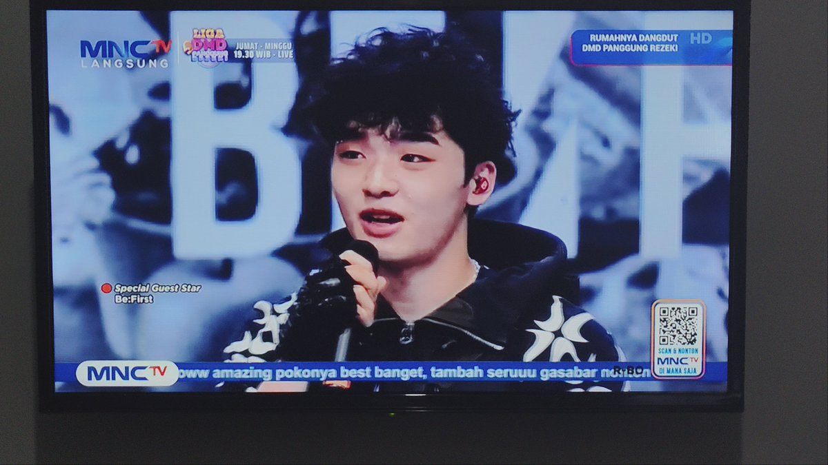 TSajasudah's tweet photo. aku nonton dari TV .. TAMPAN SEKALI MEREKA😭
#DMDpanggungrezeki #BEFIRST #MNCTV https://t.co/bhkXVtluf8