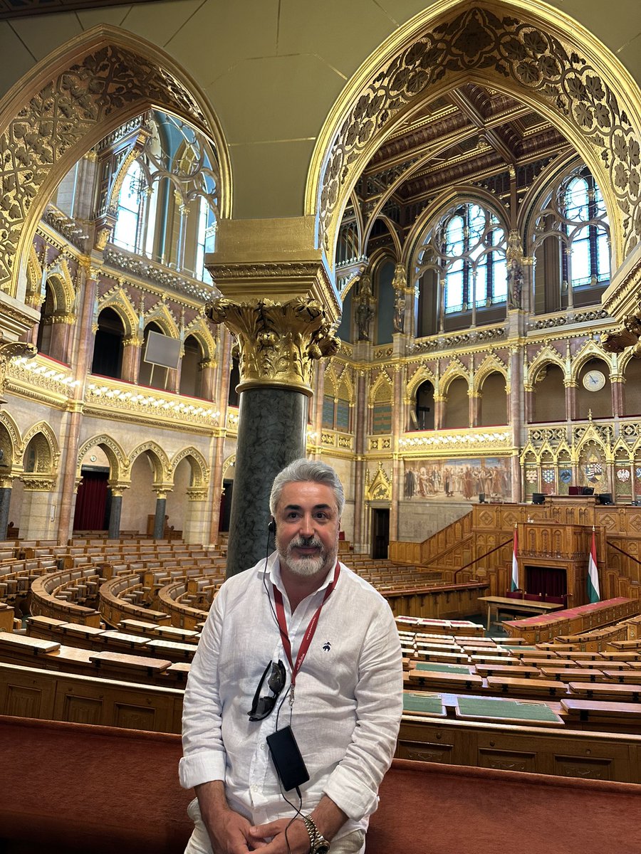 denizkaratas07's tweet photo. 🇹🇷🇭🇺 Millet iradesinin tecelli ettiği iki yüce Meclis

📍 Macaristan Parlamento Binası’nı kurultaya katılımımız vesilesiyle ziyaretimizde Türk-Macar dostluğunun güçlü bağlarını bir kez daha hissettik.

Gazi Meclisimizden Budapeşte’ye uzanan dostluk… 🇹🇷🤝🇭🇺

Bu vesileyle, 🌙  idrak ettiğimiz Mevlid Kandili’nin; ülkemize, milletimize ve tüm İslam âlemine  hayırlar getirmesini diliyorum.
Mübarek olsun. 🤲🏻

#TBMM #TürkMacarDostluğu #Budapeşte #Macaristan #Kurultay #MevlidKandili #KandilinizMübarekOlsun