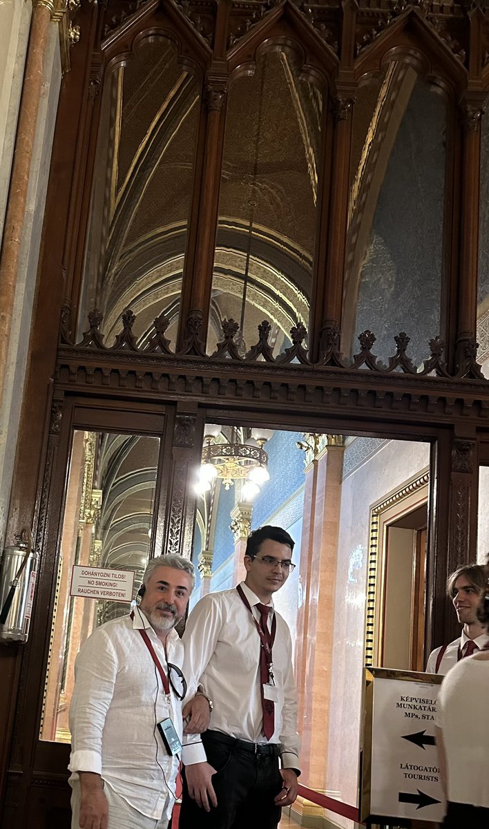 denizkaratas07's tweet photo. 🇹🇷🇭🇺 Millet iradesinin tecelli ettiği iki yüce Meclis

📍 Macaristan Parlamento Binası’nı kurultaya katılımımız vesilesiyle ziyaretimizde Türk-Macar dostluğunun güçlü bağlarını bir kez daha hissettik.

Gazi Meclisimizden Budapeşte’ye uzanan dostluk… 🇹🇷🤝🇭🇺

Bu vesileyle, 🌙  idrak ettiğimiz Mevlid Kandili’nin; ülkemize, milletimize ve tüm İslam âlemine  hayırlar getirmesini diliyorum.
Mübarek olsun. 🤲🏻

#TBMM #TürkMacarDostluğu #Budapeşte #Macaristan #Kurultay #MevlidKandili #KandilinizMübarekOlsun