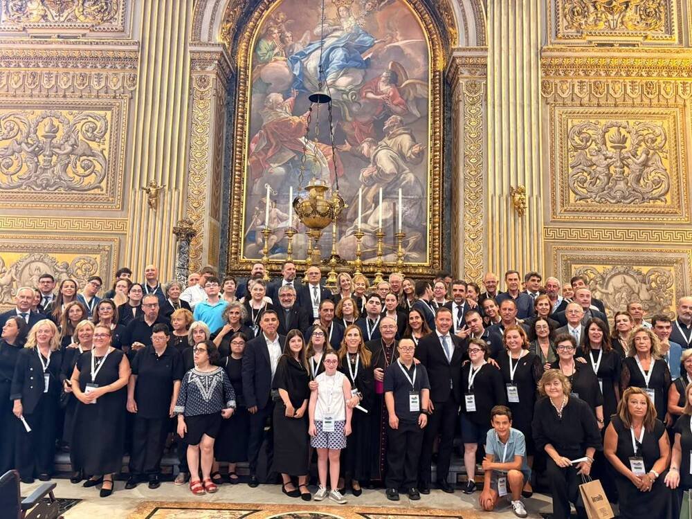 Serr0jas's tweet photo. Unos sinvergüenzas es lo que son el equipo de gobierno del @ToledoAyto 
Están de vacaciones y le sudan los cojones los vecinos de #Toledo 
200 vecinos sin luz 18 horas, mas tiempo que el apagón de abril 2025
Normal que aun no tenga respuesta mi solicitud de hablar con ellos. https://t.co/SCuxunnxD6