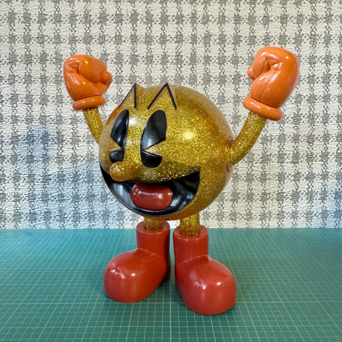 chad100chad100's tweet photo. 看到金閃閃的PACMAN很喜歡加上朋友推薦ELECTRIC TOYS的東西,開放預約時馬上直接下標預約,一開始還預約不到,後來有再生產數量提升,在7月發售時入手
金閃閃的真的很喜歡😘
#pacman https://t.co/7tUAgoIrrS
