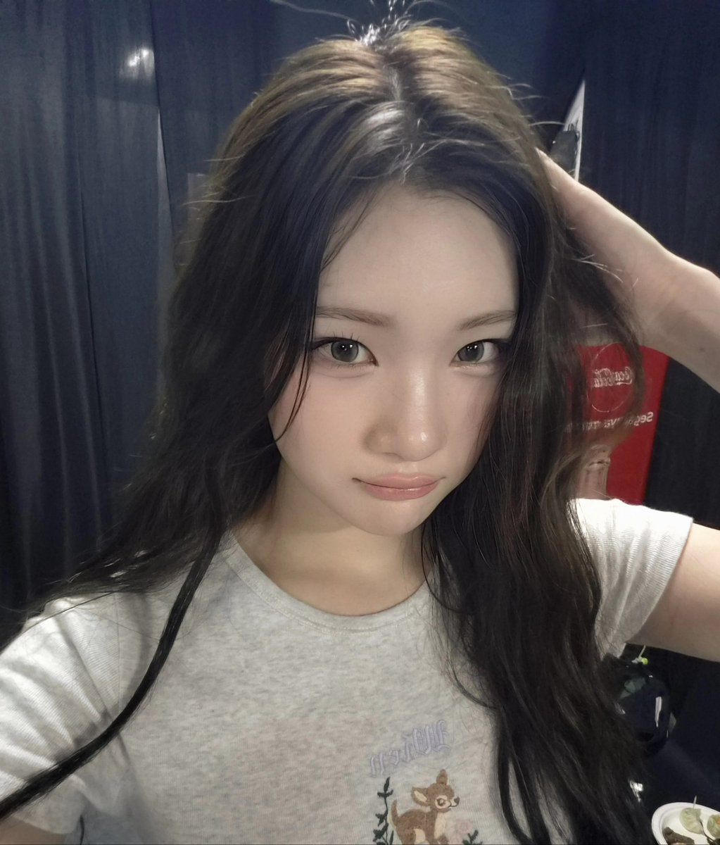 timeto_JUUN's tweet photo. 250824 주은 위버스 포스트

👩‍🦱뽀글뽀글👩‍🦱

무대 직후라 꼬질꼬질한거 이해해조오..🥺

#하츠투하츠 #Hearts2Hearts #H2H 
#주은 #JUUN https://t.co/VJrkaearig