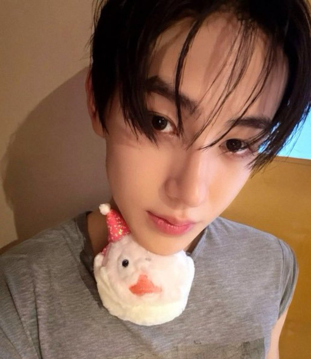 prettyyhyeon's tweet photo. https://t.co/PJXh6PaZwO