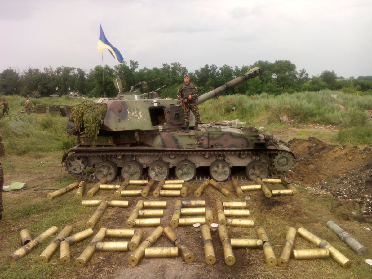 Wooper62117958's tweet photo. Happy Ukrainian Independence Day!

A Ukrainian 2S3 Akatsiya during the ATO. Donbas War. 2014, maybe 2015. https://t.co/QEw7g6nNnV
