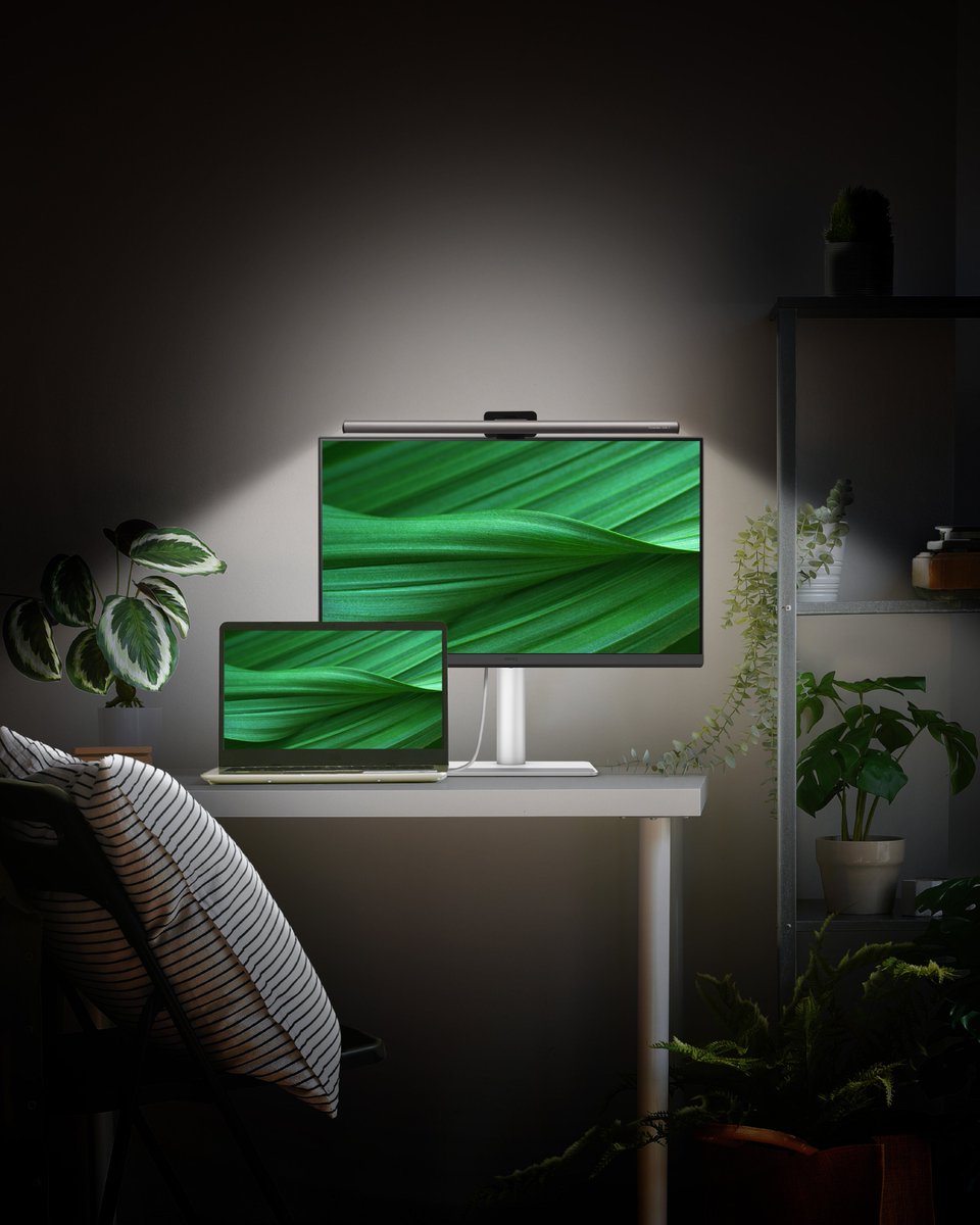 BenQ_UK's tweet photo. ScreenBar Halo 2 auto-adjusts as the light changes, so your eyes don't have to 💫

WFH, study, gaming into the evening — protect your eyes with the right lighting.

Shop now: https://t.co/MEZFr3Tjt2 https://t.co/nG6pUsLkMb