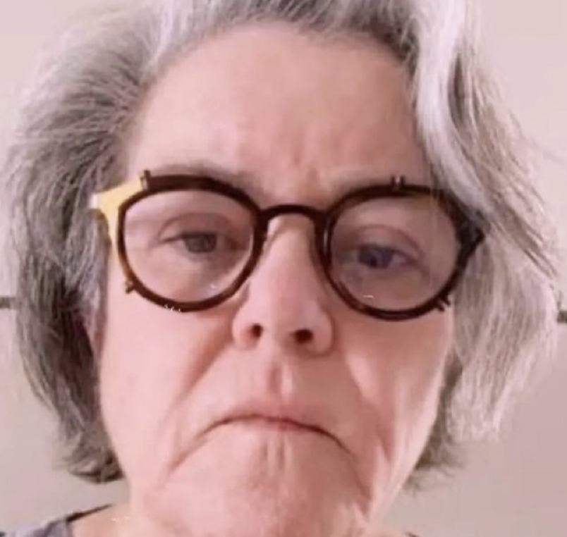 GioBruno1600's tweet photo. Should Rosie O'Donnell go BACK to Ireland ?