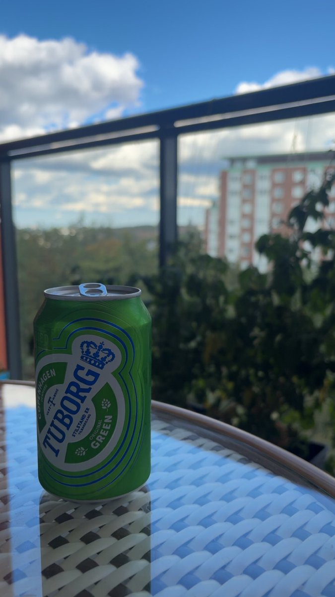 rhellstr's tweet photo. Toppmöte, Tuborg, Tre poäng! #peking https://t.co/TmqUSReWzY