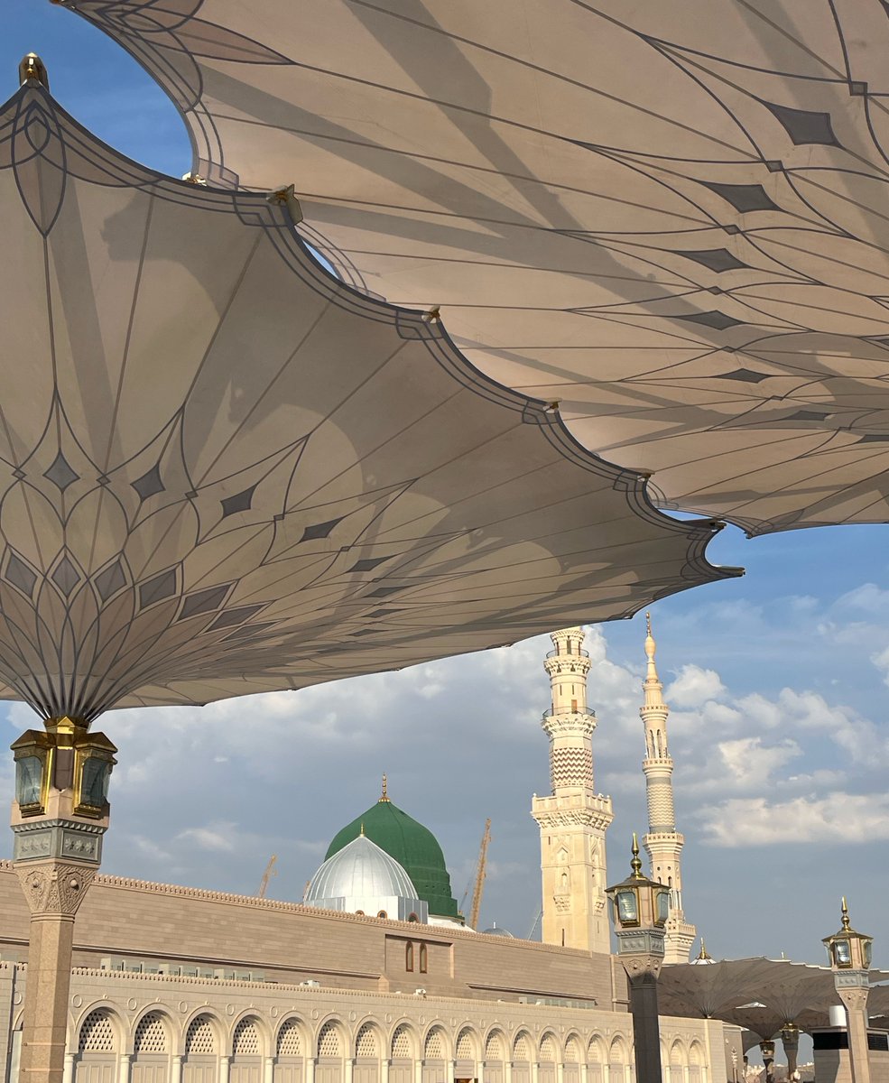 dilefru_z's tweet photo. gözlerini görmeden de sevdik, sesini duymadan da özledik, ya resûlallah ﷺ https://t.co/dUS7lET8ef