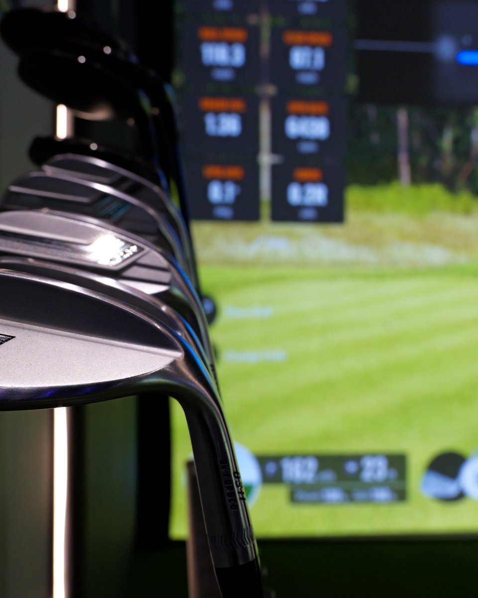 BenQ_UK's tweet photo. Autumn shouldn't mean fewer rounds 🍂⛳

BenQ Golf Simulation Projectors — iconic courses, realistic visuals, and swing work whenever it suits you.

Explore now: https://t.co/qgLeVZTQLm https://t.co/arCuQTOg99