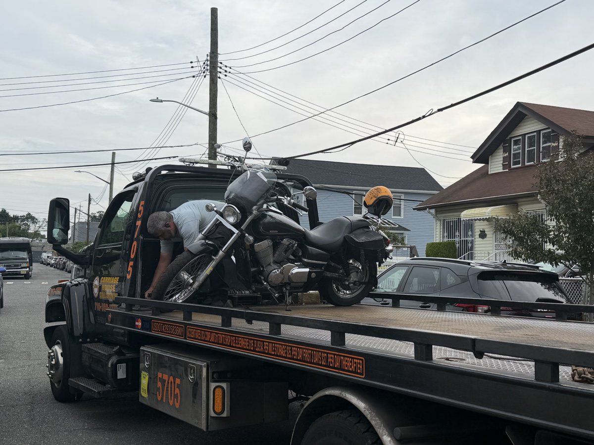 NYPD105Pct's tweet photo. Our Quality of Life team conducted a 2-Wheel Operation where 6 motorcycles and 4 mopeds were confiscated for multiple violations including Abandoned and Unregistered Vehicle.  In addition, several summonses were issued and an arrest was made for Reckless Driving. https://t.co/nmcAzHqPYz