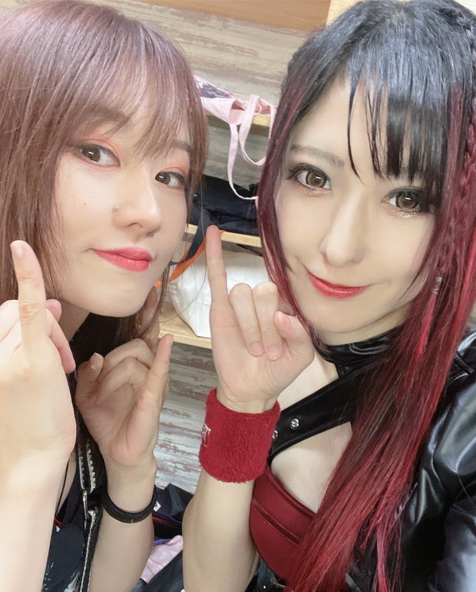 oriharukon129's tweet photo. 8/24大山まきちゃんお誕生日おめでとう！
札幌で美味いものを食べながら一緒に当日を迎えられてうれしかった、
あんなにパワフルなライブ2日間終えて日付変わっても全然寝ないまきちゃんよ、、やっぱり存在が太陽みたいにエネルギーなんだな☀️
ご飯が美味しい健康体でこれからもがんばってくれよー🔥 https://t.co/ykZ3eFpP0E