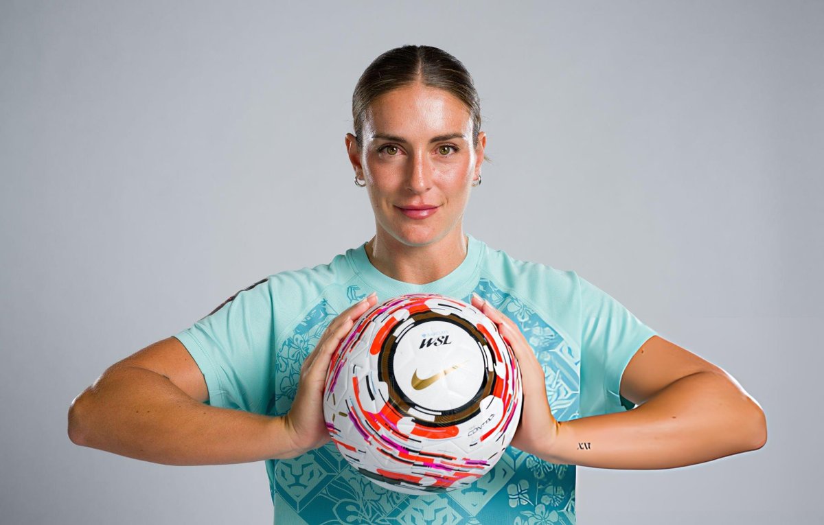 TeamPutellas's tweet photo. Alexia Putellas of the London City Lionesses poses for a portrait during the WSL Headshot 2026/27 https://t.co/oFW9anYyxO