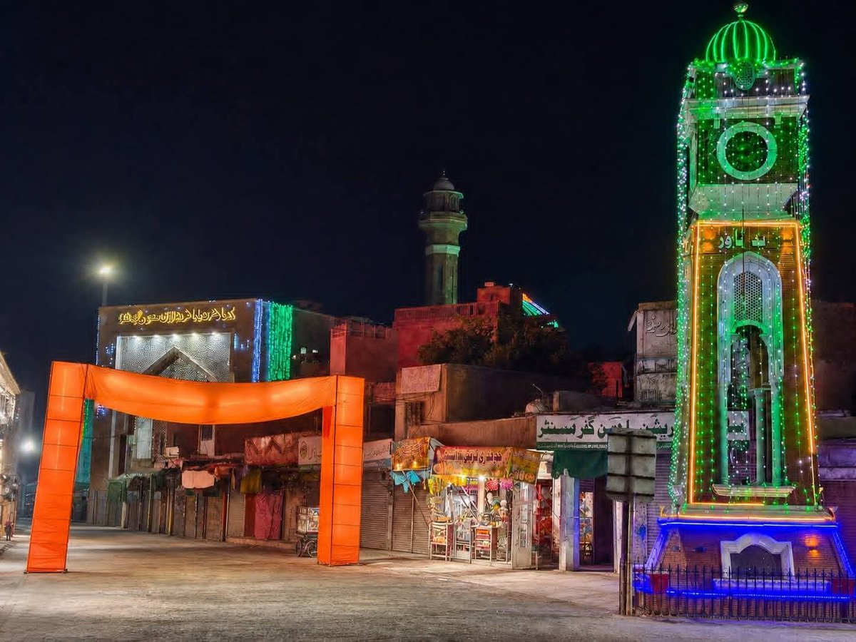 saadia197's tweet photo. جشن عید میلاد النبی ﷺ کی مناسبت سے پنجاب کے شہروں کو سجایا جارہا ہے 🤩 https://t.co/uzbVTQ8DNk