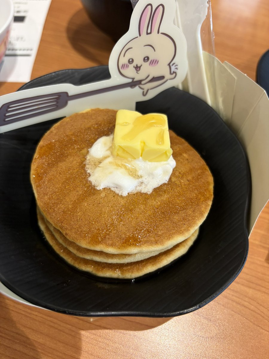 qh_f9's tweet photo. 回転寿司のパンケーキを想像して頼んだら普通に美味しくてびっくり！
ふわっふわ！味もしっかりした！
また食べたい🤣
明日仕事終わりにパンケーキ食べて帰ろうかな🥞 https://t.co/iFzYED6LtG