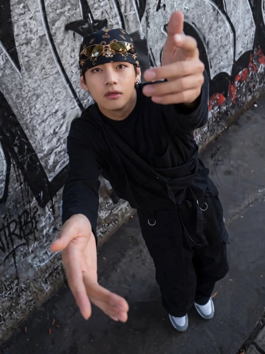 thv001's tweet photo. NEW TAEHYUNG PIC IN 4K 📸📸📸
#TAEHYUNG #BTS_V #TAE https://t.co/l1vzl0Yvwh
