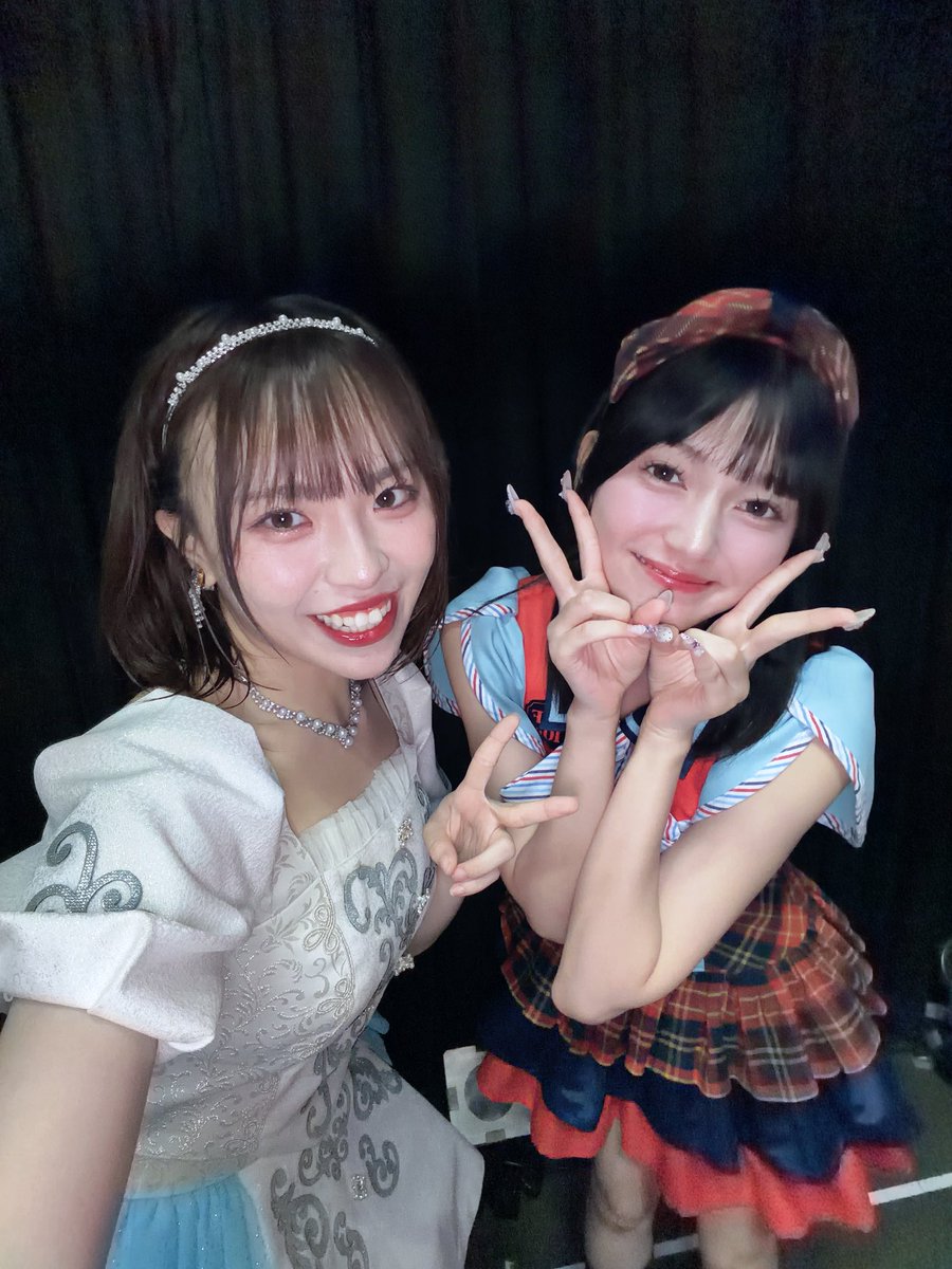 uug2_ayura's tweet photo. アイドルの大先輩とお写真撮って頂きました😭🙏
もっともっと私自身大きくなって同じステージに立てるように全身全霊でアイドル頑張ります!
メンバーさんもファンの皆様も熱���ライブありがとうございました❤️🔥
それにしても皆様お美しい✨️幸
#TaskhaveFan さん
#にきちゃん
#天野あゆら https://t.co/JBDT8vFhha