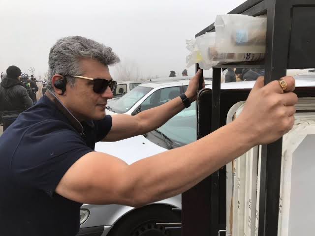 TrollywoodX's tweet photo. This shooting spot still created unimaginable hype... Good old times

#Vivegam https://t.co/iSoOzR9NHm