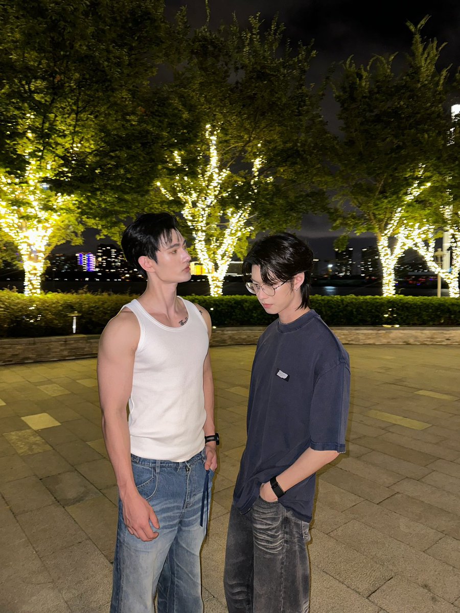 PpVelVerse's tweet photo. P’dodoh said : “I thought you were lonely at first… oh.” 🙂‍↔️😝

✨The meaning is that at first, P’dodoh thought he was alone, but then realized he had his partner with him ✨ 🙃🫣

I’ve shown it with evidence. 🙂‍↔️😝

#poohpavel #ppoohkt #pavelphoom https://t.co/KlfyFlzXLq