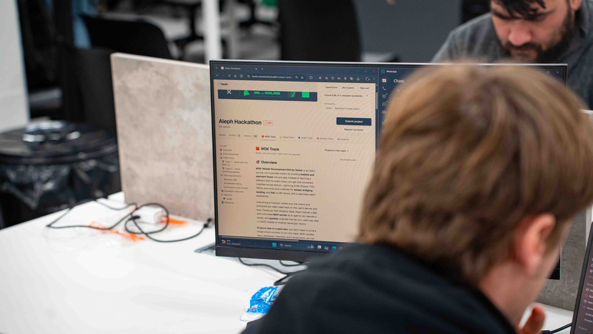 tomik8_'s tweet photo. Un Hackathon más.

Impensada la magnitud que tomó este evento y el nivel que hubo. 150 proyectos, +650 hackers y 11 sedes en 7 países diferentes.

Volvimos con la 6ta edición del ya famoso Hackathon de @crecimientoar, y como ya es costumbre, lo llevamos a distintas ciudades del mundo. En esta ocasión tuvimos el placer de llegar a México, un país donde nunca habíamos estado.

La sede de Buenos Aires, sumada a todos los side events que pasaban alrededor, lo potenció todavía más. Energía increíble, muchos mentores, buenos proyectos y muuuchos hackers.

Cada @alephhackathon que pasa es diferente, y los tracks o verticales se van renovando. En esta edición, exploramos a fondo todo el stack tecnológico de @tether: @WDK_tether, @Pears_p2p y @qvac. Un placer recibirlos en nuestro hackathon.

Estrenamos plataforma propia, Hacki. Teniendo experiencia y buscando optimizar y mejorar la experiencia, armamos Hacki para que todo esté en un solo lugar y sea fácil e intuitivo.

Durante el fin de semana tuvimos decenas de mentores, presenciales en cada chapter y también online. Gracias a cada uno de los que se pasaron por Buenos Aires: @rraigal_, @patoiturraspe_, @neeel_eth, @crypto_dev_1, @gaufgang, @Segundodaugerot, @martingutter1, @delegate_call, @tomi204, @Gorgory_ct, @brunotorossi, @wenlopezn, @ConejoCapital.

11 sedes en 7 países distintos se hicieron cargo de hostearlo, y quienes los organizan lo hacen con muchísimo amor y esmero, doy fe. No me alcanzan las palabras para agradecerles: @dev3pack_ECU, @ETH_ECU, @CochaBlock, @desafiatech, @SaltaDevAr, @3sBlockchain, @EthereumLima, @ZEEK_CR, NEXA, @EthereumBo, @CuyoConnect.

Para que haya ganadores tiene que haber jurados que evalúen. Más allá de los específicos de cada track, gracias @_SDAV, @lvvittor, @AnInternetter, @neeel_eth, @tomi204, @ConejoCapital por tomarse una tarde de domingo para evaluar más de una centena de proyectos.

A los ganadores, muchas felicitaciones. Y a quienes no lo lograron, nos vemos pronto...