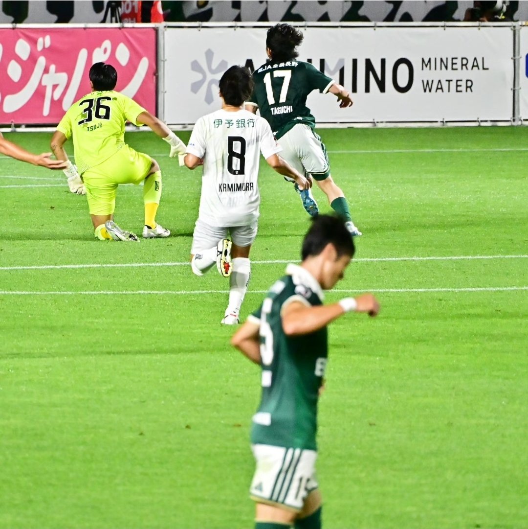 HanaBell02's tweet photo. 田口選手の恩返しゴールの後ろで高野選手がガッツポーズしてんの胸熱だよぉぉー https://t.co/JBvENDIJuc