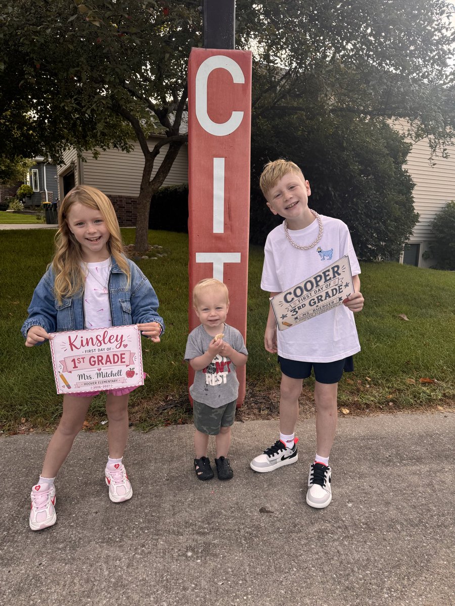 mooremt09's tweet photo. First day of school for the Moore crew! 

New classrooms, new teachers, new challenges—and another school year of growth. Proud of these kids.

The home team is ready. Let’s have a great year! 🏈📚

#FirstDayOfSchool #TeamMoore https://t.co/ZnOxNLhy4I